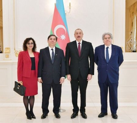 İlham Əliyev səfirlərin etimadnamələrini qəbul etdi