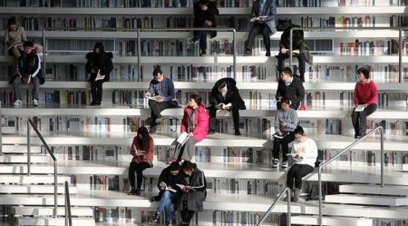 Bir ildə üç milyon insanın ziyarət etdiyi kitabxana