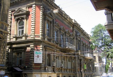 Sabir adına kitabxana niyə bağlanır?