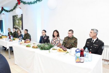 Mehriban Əliyeva DTX-nin hərbi hissəsində keçirilən bayram tədbirində