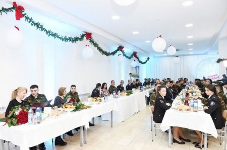Mehriban Əliyeva DTX-nin hərbi hissəsində keçirilən bayram tədbirində