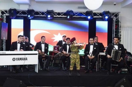 Mehriban Əliyeva DTX-nin hərbi hissəsində keçirilən bayram tədbirində