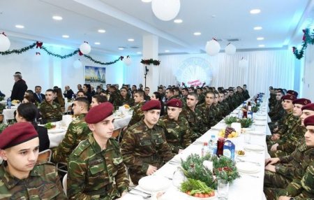 Mehriban Əliyeva DTX-nin hərbi hissəsində keçirilən bayram tədbirində