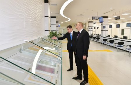 İlham Əliyev yeni Əmlak Xidmətləri Məkanının açılışında