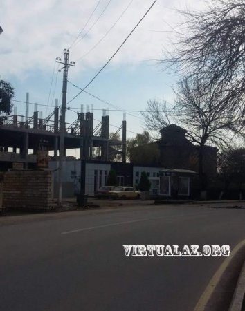 Lənkəranda Dairəvi qala uçub dağılır