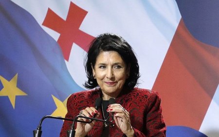 Gürcüstan prezidenti maaşından imtina etdi
