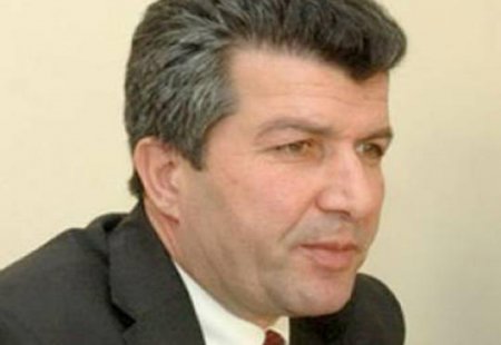 General Şəkinskinin keçmiş qaynı məhkəmə önündə