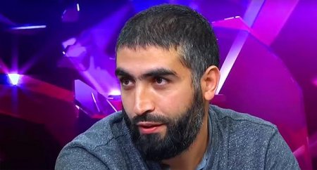 General Şəkinskinin keçmiş qaynı məhkəmə önündə