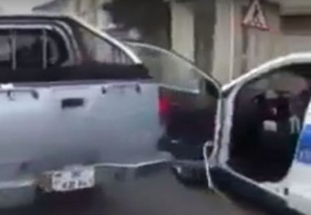 Masazırda “Mitsubishi” polis maşınının qapısını əzdi