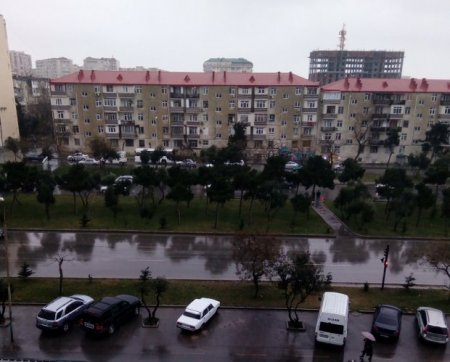 Bakıda külək də var, yağış da, amma hələlik 