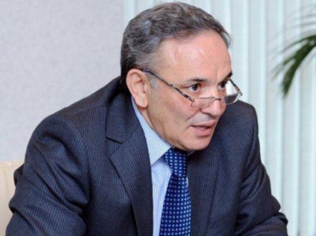 Əflatun Amaşov: “Kitabların oxunması məcburiləşdirilməlidir”