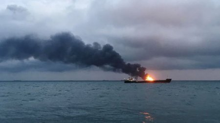 Kerç boğazında iki gəmi yandı: 14 ölü, 17 yaralı
