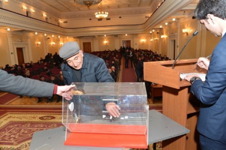 Daha 300 məcburi köçkün ailəsinə ev verildi