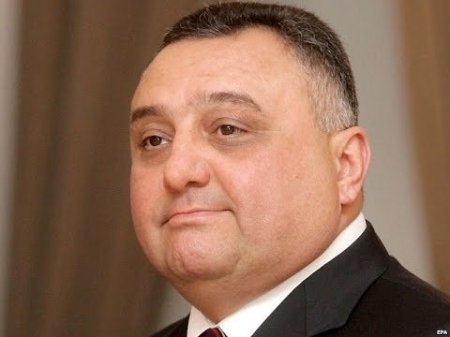 Eldar Mahmudovun qohumu AzTV-dən çıxarılmayıb