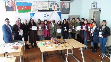 120 gənc “Erkən Nikaha Son!” dedi
