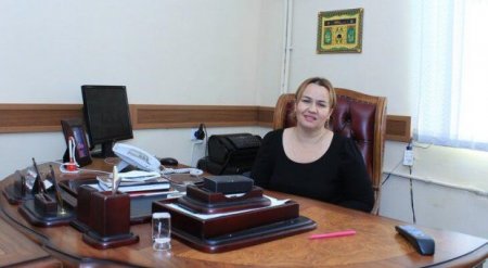 “Direktor dövlət vəsaitlərini talayır, bizdən haqq yığır, Hadı Rəcəblinin adamıdır...”