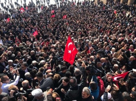 İstanbulun yeni rəhbəri türkləri Atatürkə qaytarır