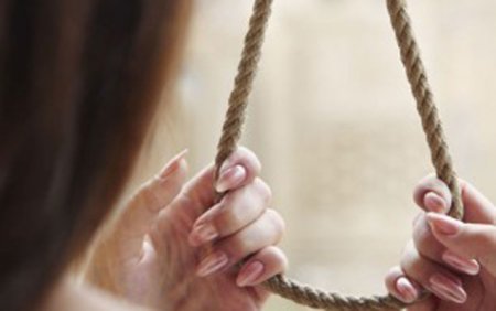 Ana və qızı eyni gündə intihar etdi
