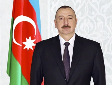 İlham Əliyev Vladimir Zelenskini təbrik etdi