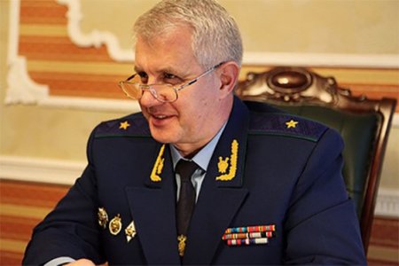 Generalın qalstukunda gizli kamera: baş redaktoru necə “ilişdiriblər”...