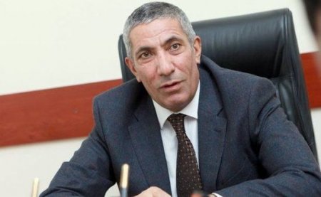 Siyavuş Novruzovun 10-cu sinifdə oxuyan oğlu deputat olmaq istəyir