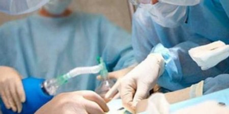 “Baku Medical Plaza”da əməliyyat olunan müəllimə ölüm ayağında