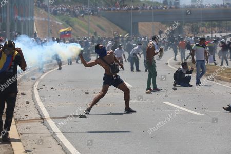 “Maduro qaçmaq istəyirdi, ruslar qoymadı...” “Maduro qaçmaq istəyirdi, ruslar qoymadı...”