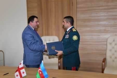 Azərbaycan və Gürcüstan Sərhəd xidmətlərinin başçıları mübahisələri dostcasına həll edirlər