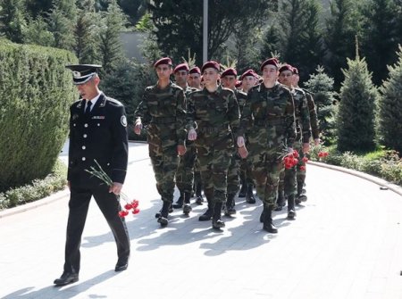 Əsgər Heydər Əliyev Prezident Heydər Əliyevin məzarını ziyarət etdi