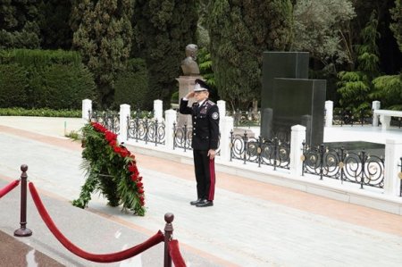 Əsgər Heydər Əliyev Prezident Heydər Əliyevin məzarını ziyarət etdi