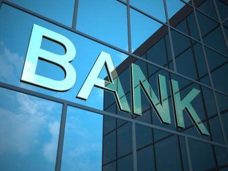 Azərbaycanda iki bank müflis elan edildi