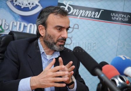 “Rusiya Paşinyanı hakimiyyətdən qovmaq və Qarabağa qoşun yeritmək istəyir...”