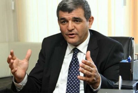 Deputatlar Əbülfəs Qarayevin üstünə getdilər