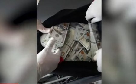 DTX-nin həbs etdiyi nazir müavini və xidmət rəisinin ələ keçirdiyi pulların görüntüləri